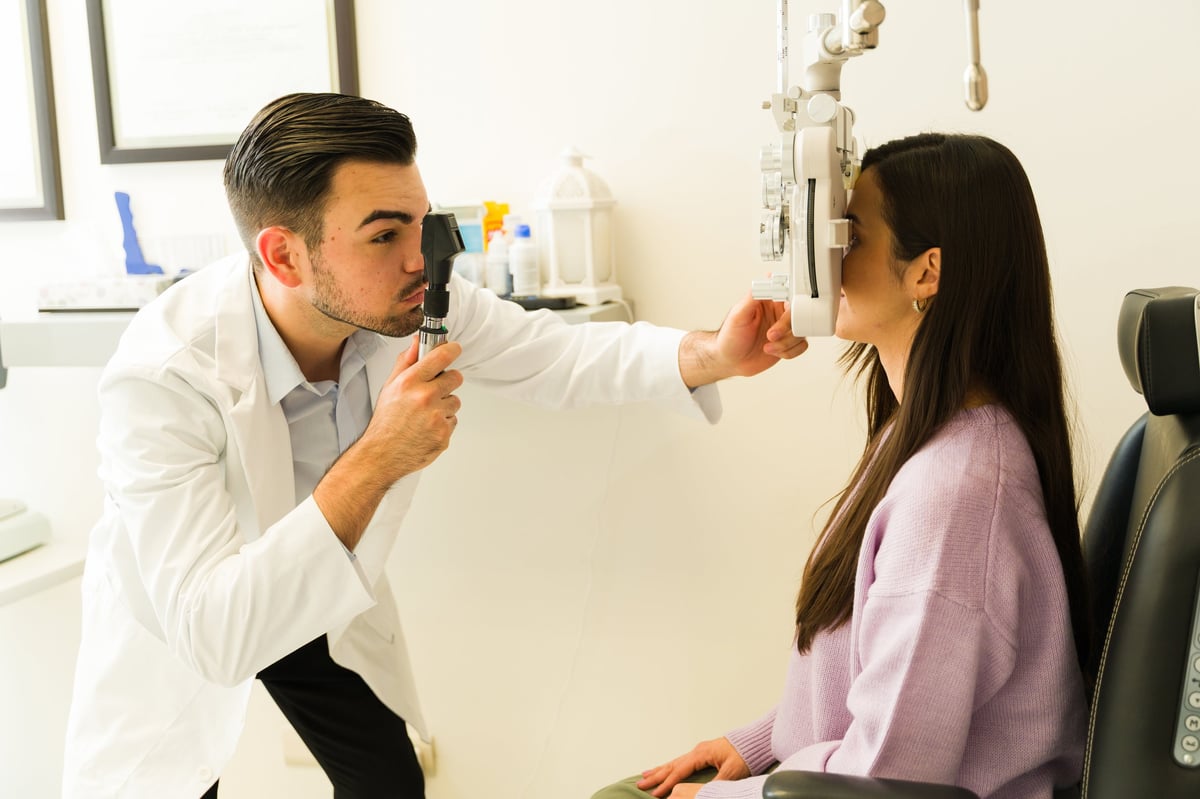 Consulta oftalmológica con especialista